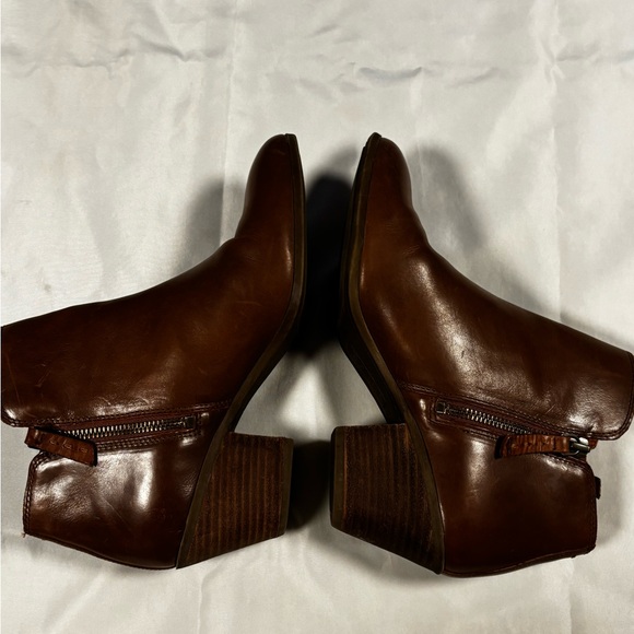 Frye Judith Double Zip Cognac Leather Ankle Boots 8.5 - Picture 5 of 8
